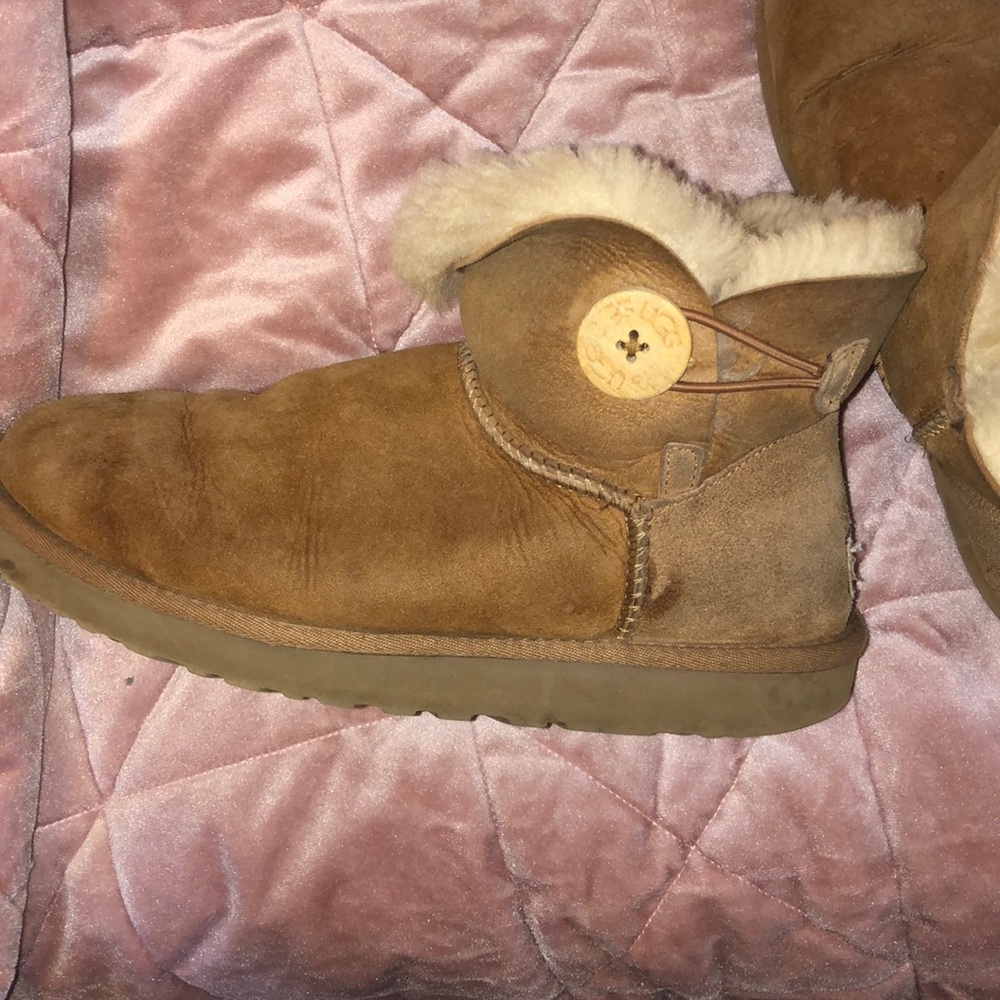 Uggs - image 3